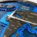 BusyKids Nástěnné hodiny Mapa světa tmavé
