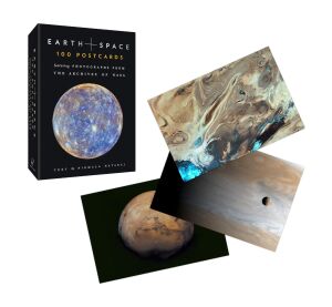 Chronicle Books Země a vesmír z archivů NASA 100 ks pohlednic