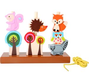 small foot Nasazování a provlékání lesní zvířátka