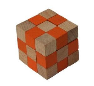 Dřevěný hlavolam kostka oranžová