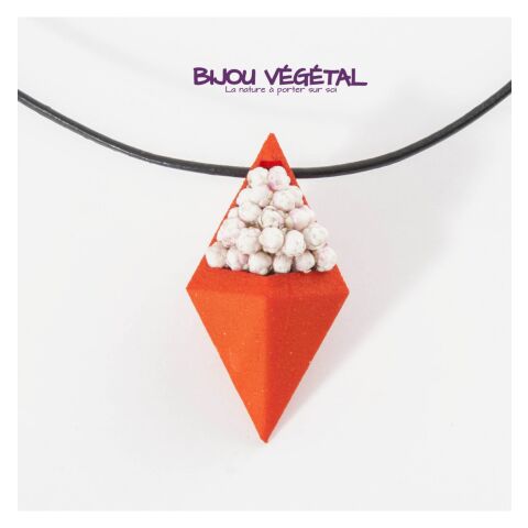 Živé šperky - Náhrdelník Diamant oranžový s trvalými bílými květy